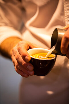 Latte pouring