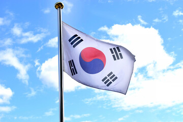 바람에 펄럭이고있는 한국의 국기인 태극기