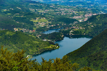 Fototapeta na wymiar Lake Pliva in the central part of Bosnia and Herzegovina. Not far from the town of Jajce.
