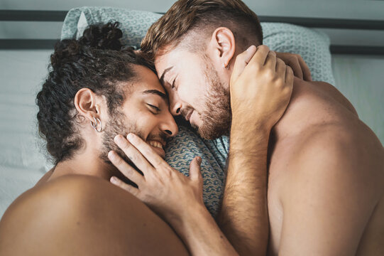 Homosexual Men" Bilder – Durchsuchen 23,551 Archivfotos, Vektorgrafiken und  Videos | Adobe Stock