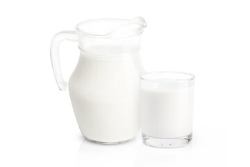 Obraz na płótnie Canvas glass of milk isolated on white