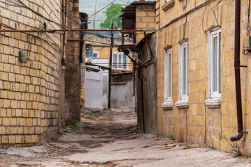 Fototapeta na wymiar street in the historical center in Derbent, Dagestan