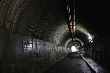 天子のトンネル