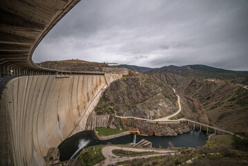 Wall of the Atazar dam and reservoir of the same name. Atazar (Madrid).