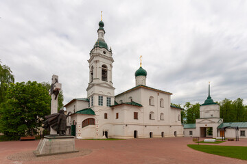 Fototapeta na wymiar Spaso-Preobrazhensky ancient monastery in the center of Yaroslavl, Russia