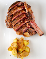 Sirloin steak with potatoes