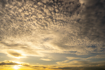 Obraz premium Sky and clouds on sunset background