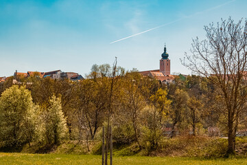 Obraz premium Beautiful church on a sunny summer day at Landau, Isar, Bavaria, Germany