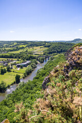 Fototapeta na wymiar Vue sur le Viaduc de Clécy depuis les falaises, au bord de l'Orne