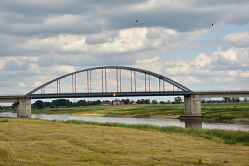 Fototapeta na wymiar Bridge - Brücke üder den Fluß