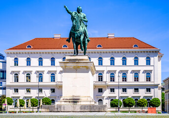 Fototapeta premium famous wittelsbacherplatz square in munich
