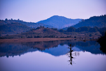 Obraz na płótnie Canvas reflection of mountains in the lake