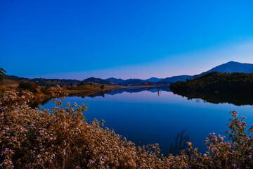 Obraz premium reflection of the mountains in the lake
