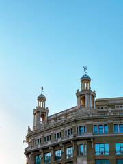 Edificio al atardecer 