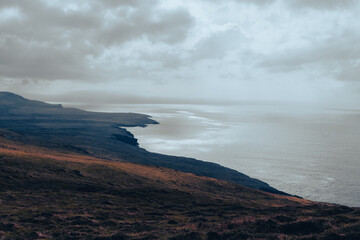 vue sur des côtes et des landes maritimes 