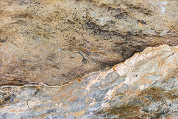 Vista do interior de gruta de Maquiné no Brasil 