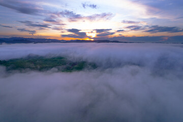 Niebla sobre las montañas 