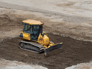 工事現場のブルドーザー © moonrise