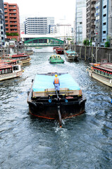 Fototapeta na wymiar 神田川の船