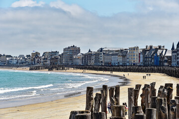 Frankreich - Bretagne - Saint-Malo - Strand - obrazy, fototapety, plakaty