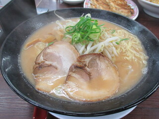 日本で一番有名な中華料理チェーン「餃子の王将」の王将ラーメン大盛
