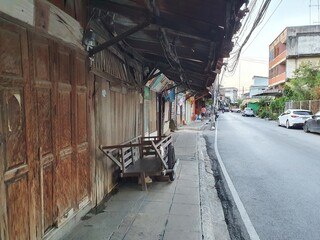 Naklejka na ściany i meble street in the old town Nakhonpathom