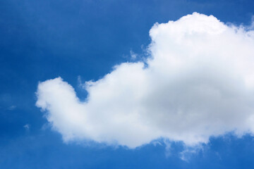 Obraz premium Blue sky with white clouds