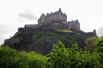 Fototapeta na wymiar Old stone castle in Edinburgh