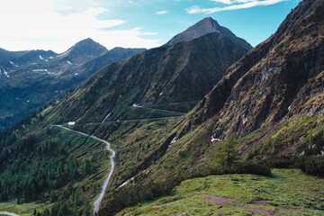 S&ouml;lkpass Stra&szlig;e mit Bergpanorama