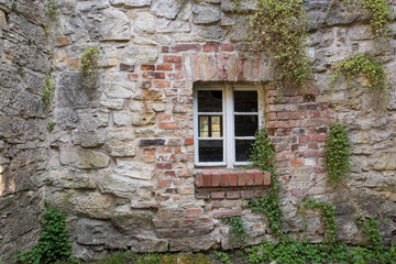 Altes Fenster im Hof 