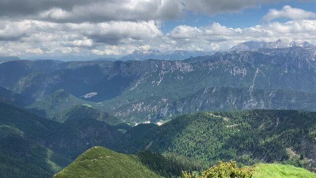 360 Grad Panorama video vom Gipfel des Sonntagshorn in den Chiemgauer Alpen, Bayern