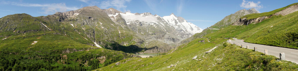 Fototapeta na wymiar Panorama from the Grossglockner mountain. Highest mountain in Austria