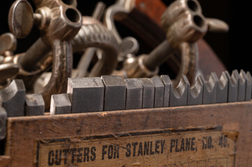 Stanley 4 plane, moulding irons with bits and tools