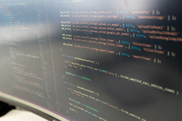 Codeansicht auf Computerbildschirmen