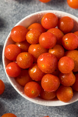 Raw Organic Red Cherry Tomatoes