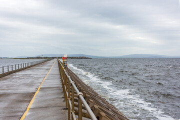 Obraz premium Mutton Island Causeway Galway Irland