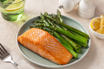 Baked salmon and asparagus