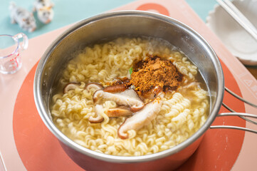 インスタントラーメン作り