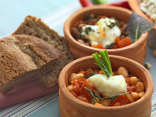 baked beans with fetta mousse and bread - 509862188