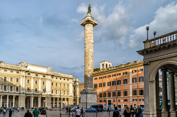 Columna de Marco Aurelio Roma Plaza Colonna - obrazy, fototapety, plakaty