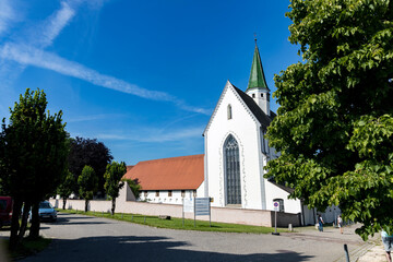 Fototapeta na wymiar Blick auf das Kloster Heiligkreuztal