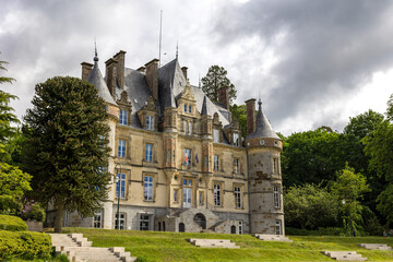 Obraz premium Château de la Roche Bagnoles par un temps nuagueux