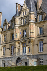 Fototapeta na wymiar Château de la Roche Bagnoles par un temps nuagueux