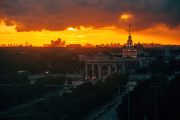Fototapeta na wymiar Evening sunset in Moscow VDNH district