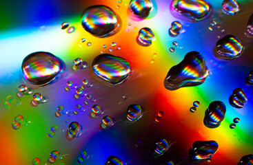 Krople wody na płycie cd © Urszula
