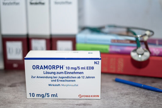 Morphin Bilder Durchsuchen 7,178 Archivfotos, und