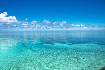 Fototapeta na wymiar amazing and wonderful beach next to the coral reef at Heron Island Queensland australia