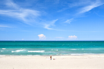 Fototapeta na wymiar Jupiter Island beach near Coral Cove Park at Jupiter in south Florida. 