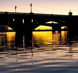 Fototapeta na wymiar Photograph of a bridge at Tempe Town Lake