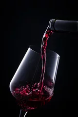 Rolgordijnen 赤ワインを注ぐ © BRAD
